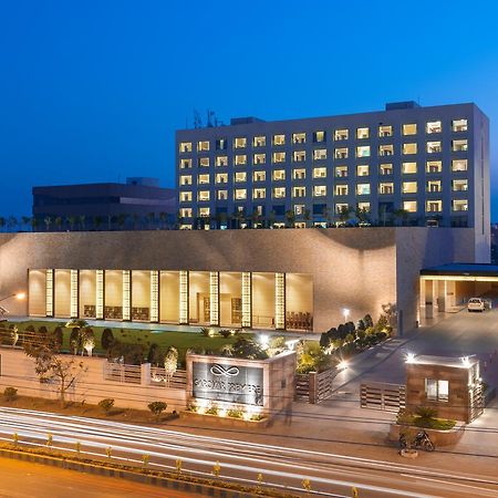 Balaji Sarovar Premiere Solapur Dış mekan fotoğraf